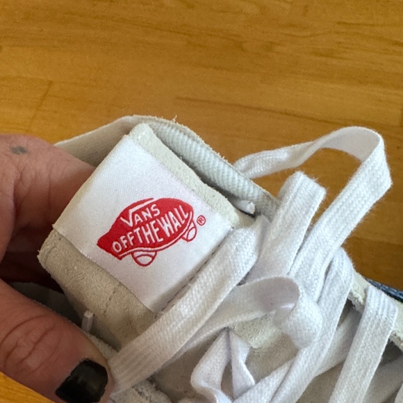 Pride Vans - Like New - M13 - Picture 2 of 7